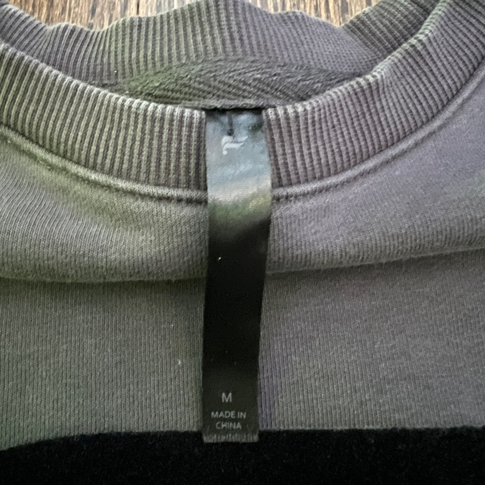 Fabletics Crewneck - Picture 3 of 3